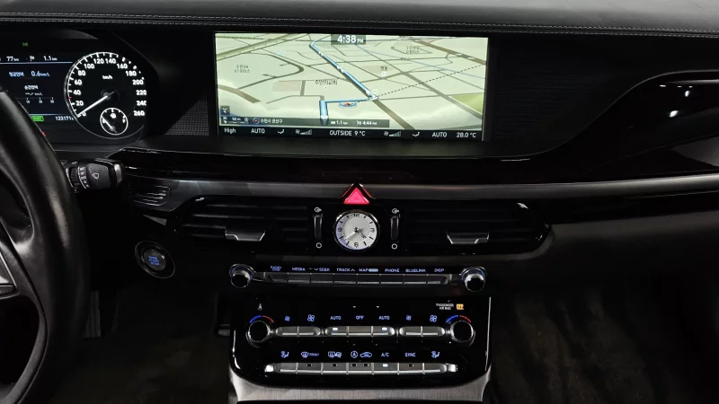 Genesis EQ900
