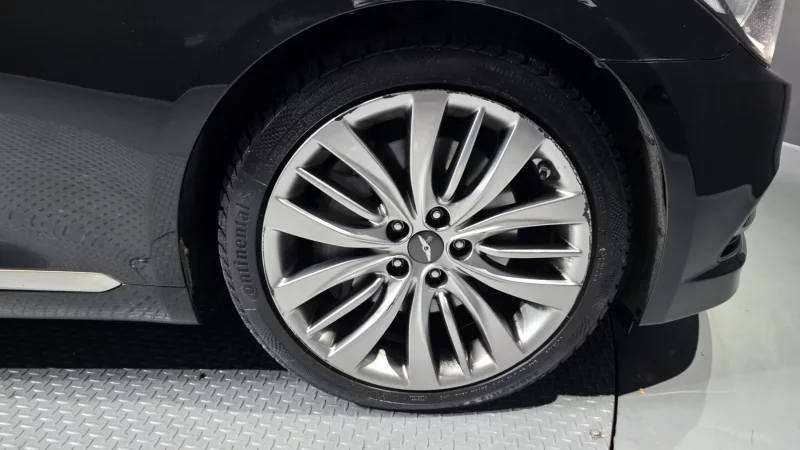 Hyundai Genesis