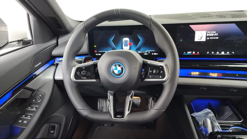 BMW i5