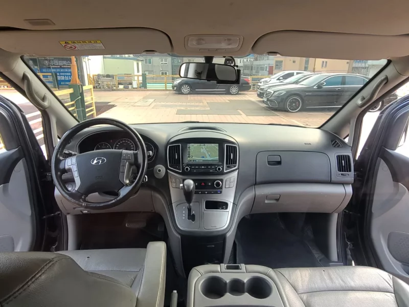 Hyundai Starex
