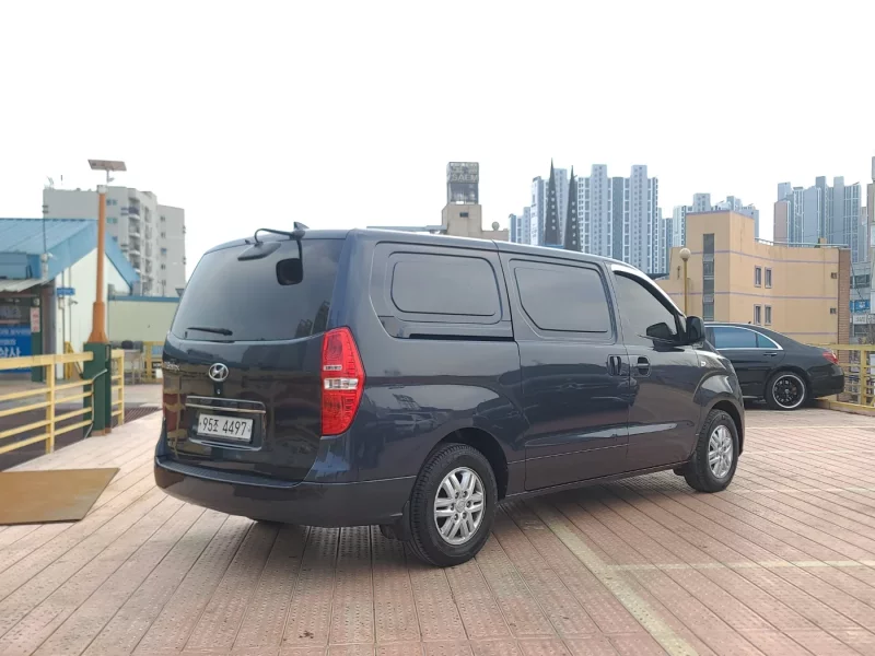 Hyundai Starex