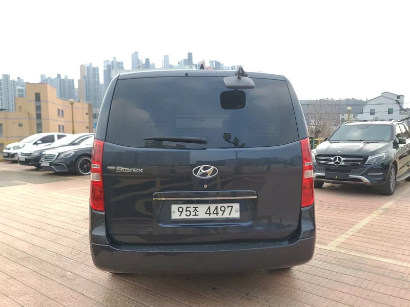 Hyundai Starex
