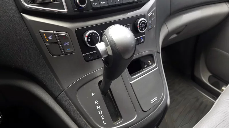 Hyundai Starex