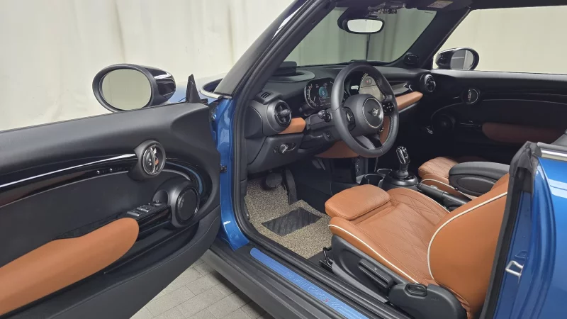 MINI Cooper Convertible