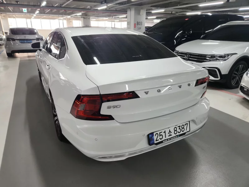 Volvo S90