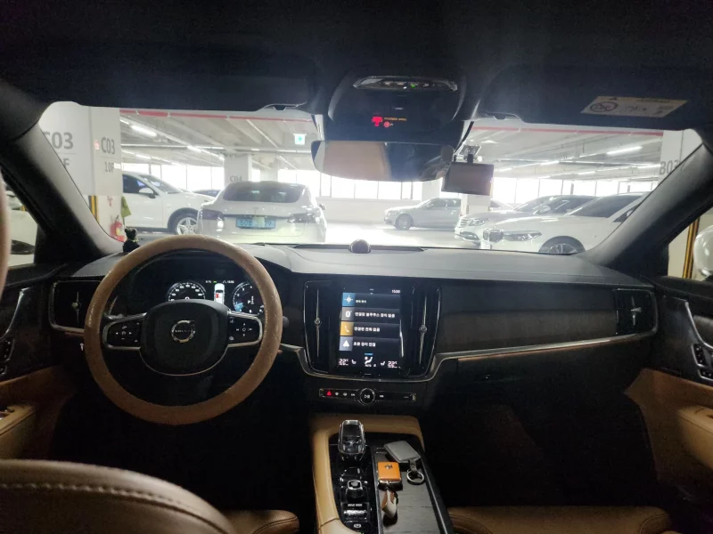 Volvo S90