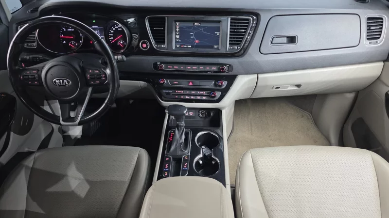 Kia Carnival