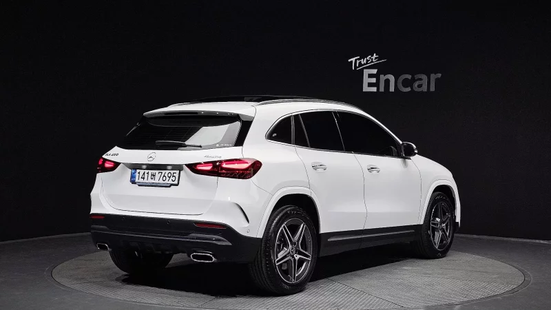 Mercedes-Benz GLA-Class