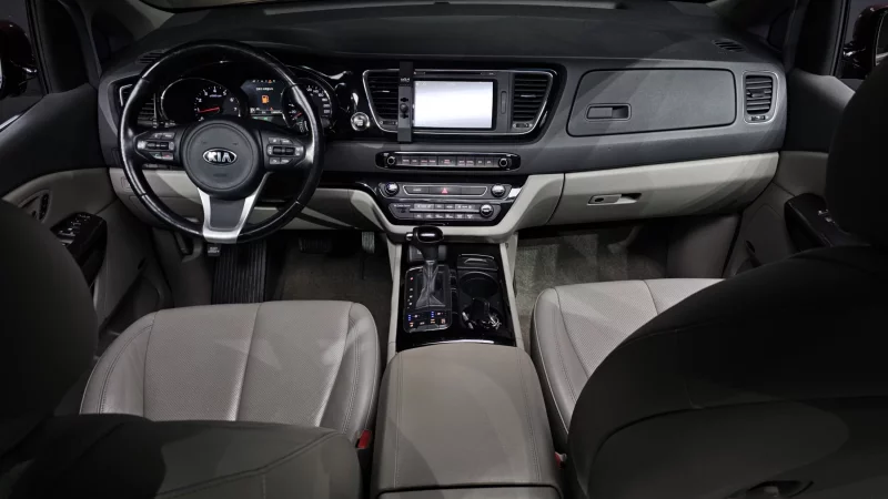 Kia Carnival