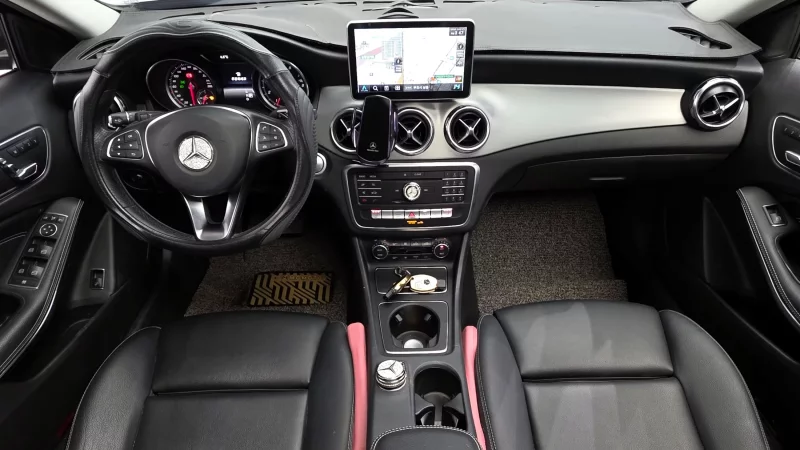 Mercedes-Benz GLA-Class