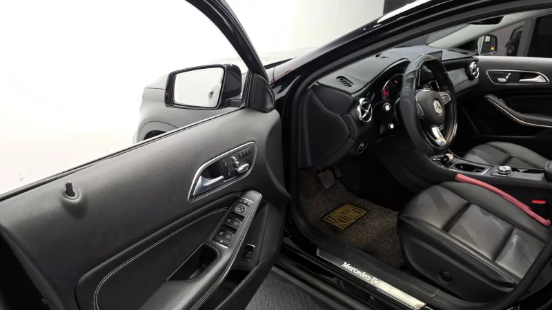 Mercedes-Benz GLA-Class