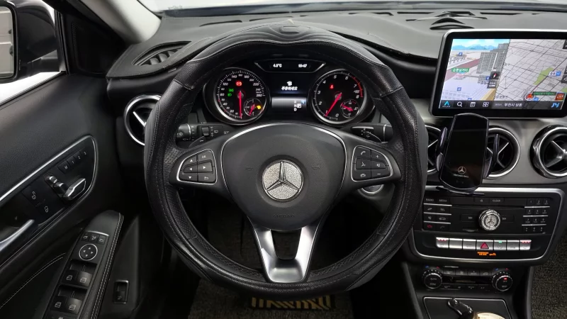 Mercedes-Benz GLA-Class