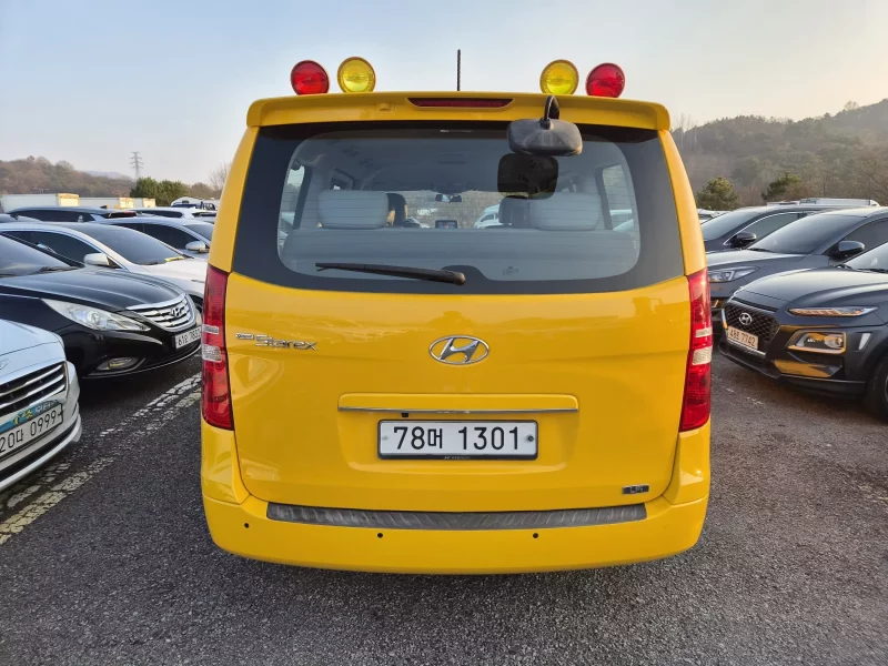 Hyundai Starex