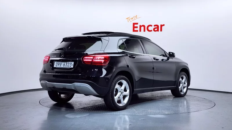 Mercedes-Benz GLA-Class