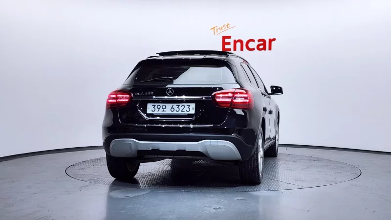 Mercedes-Benz GLA-Class