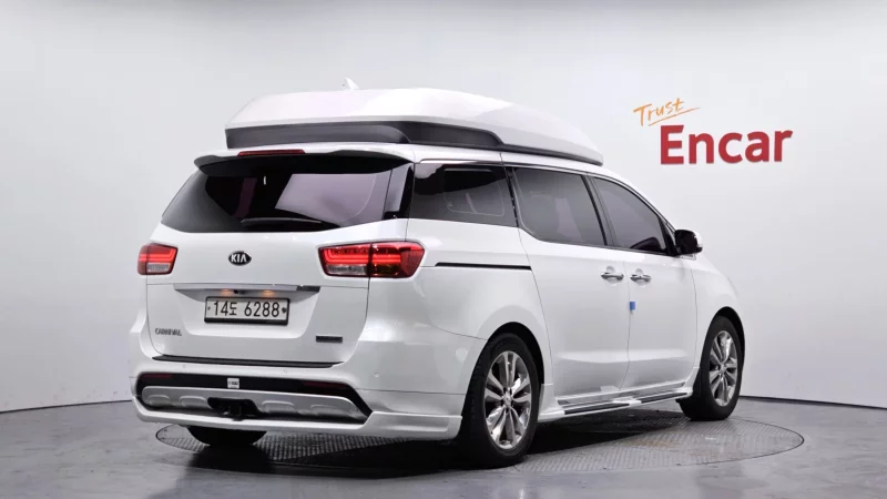 Kia Carnival