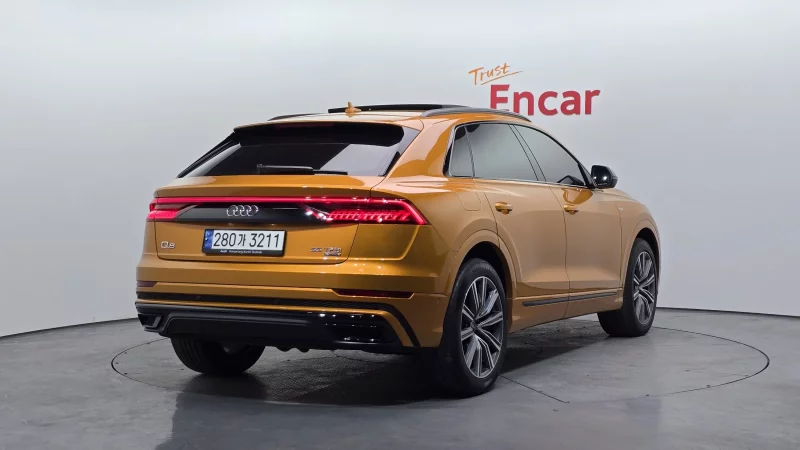 Audi Q8