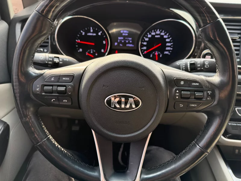 Kia Carnival