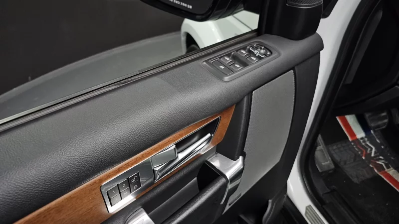 Land Rover DISCOVERY