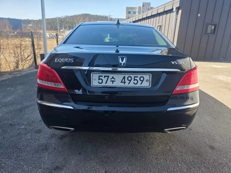 Hyundai Equus