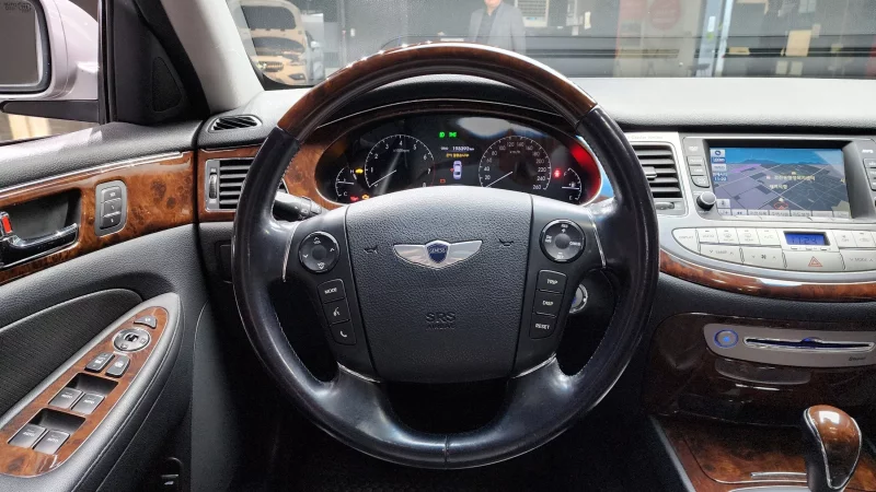 Hyundai Genesis