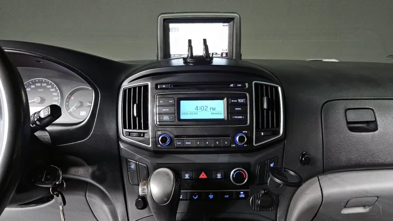 Hyundai Starex
