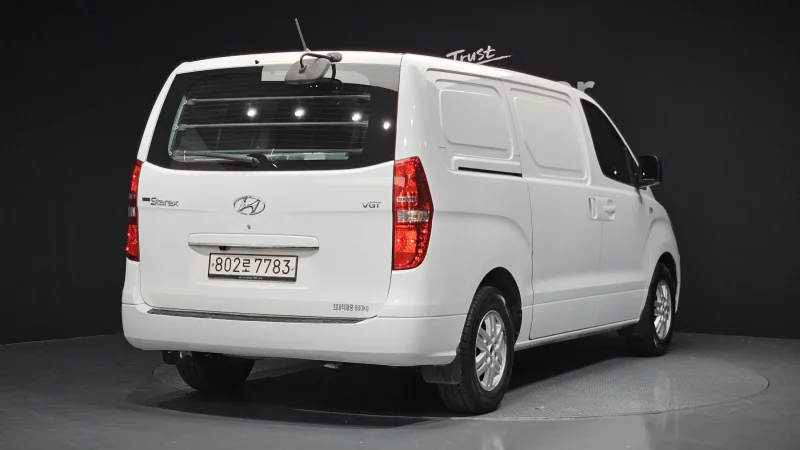 Hyundai Starex