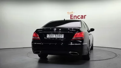 Hyundai Equus