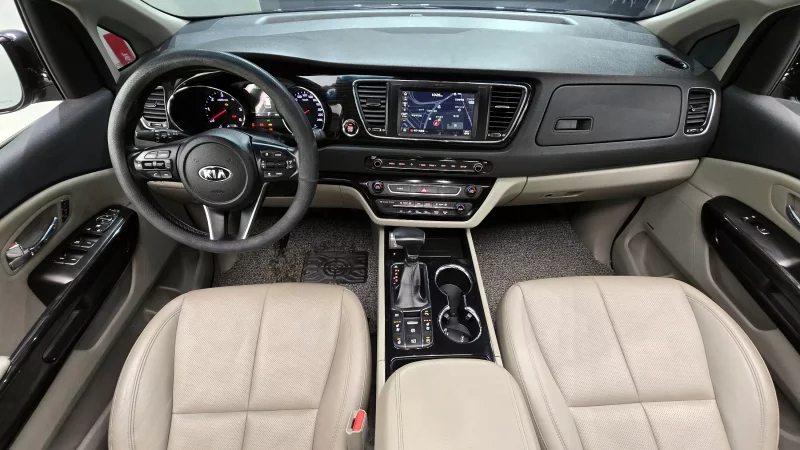 Kia Carnival