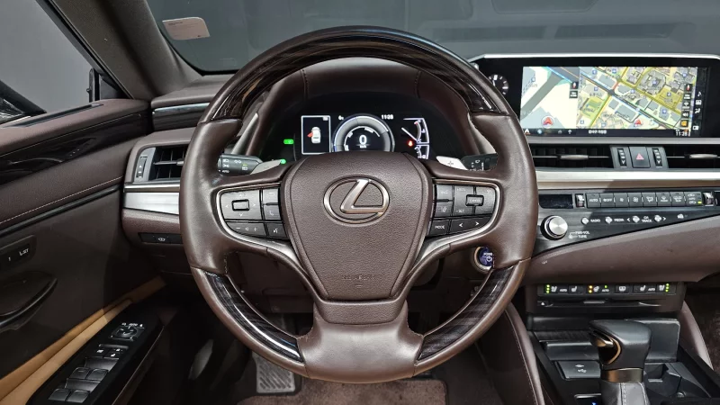 Lexus ES300h