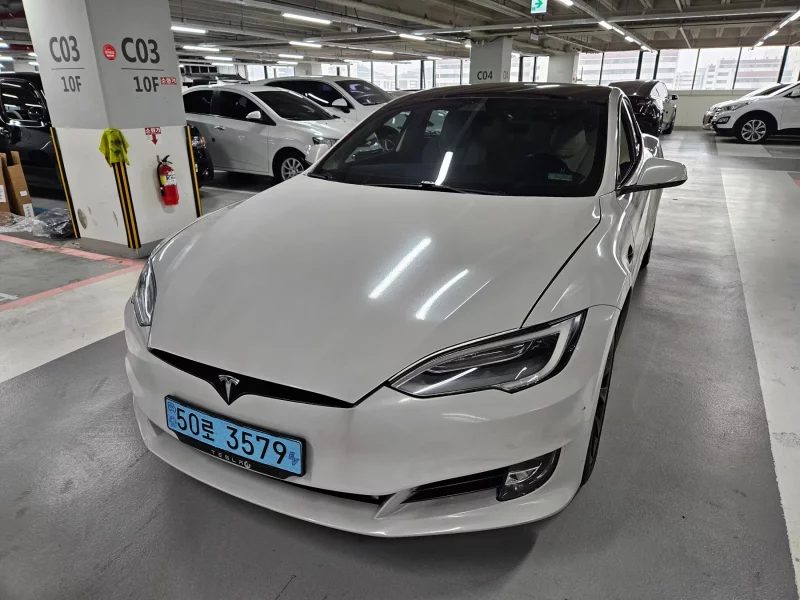 Tesla MODEL S