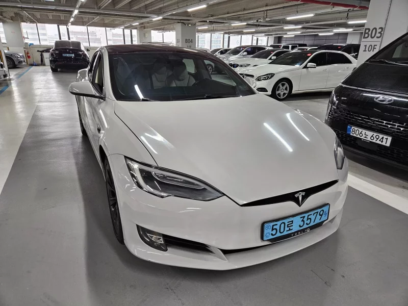 Tesla MODEL S