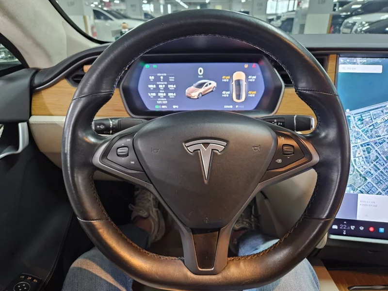 Tesla MODEL S