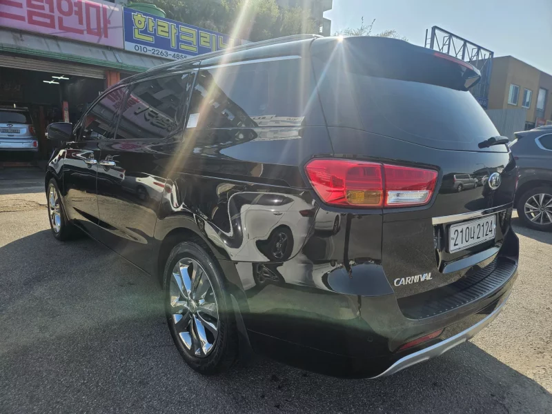 Kia Carnival
