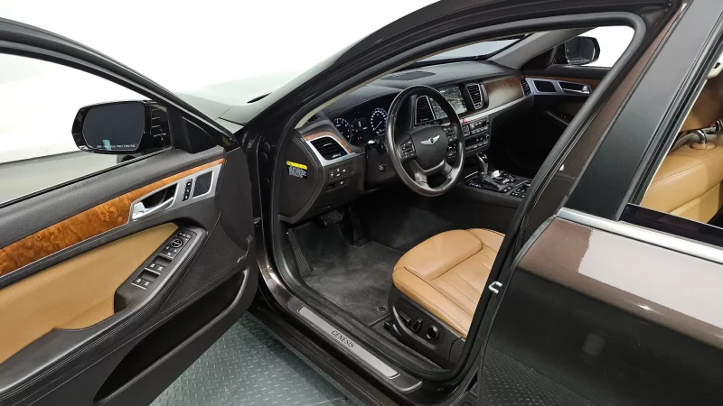 Hyundai Genesis