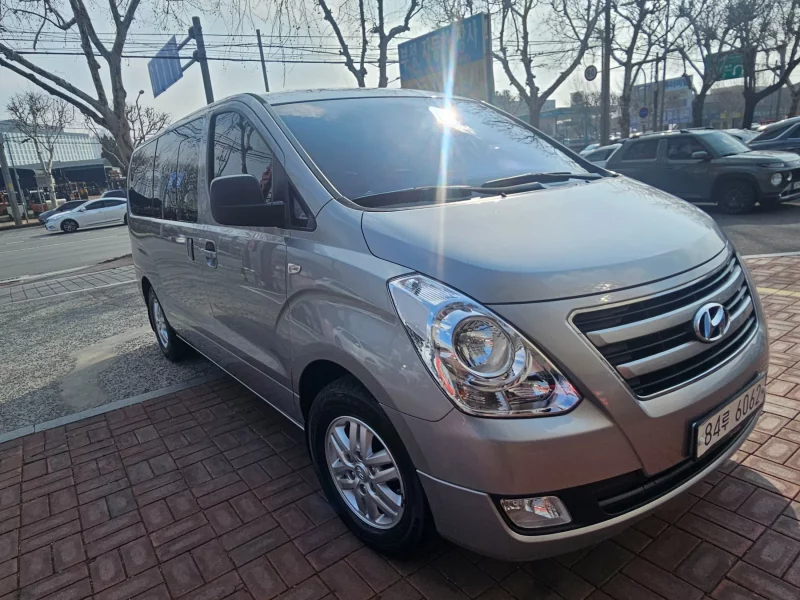 Hyundai Starex