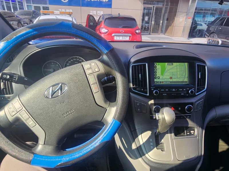 Hyundai Starex