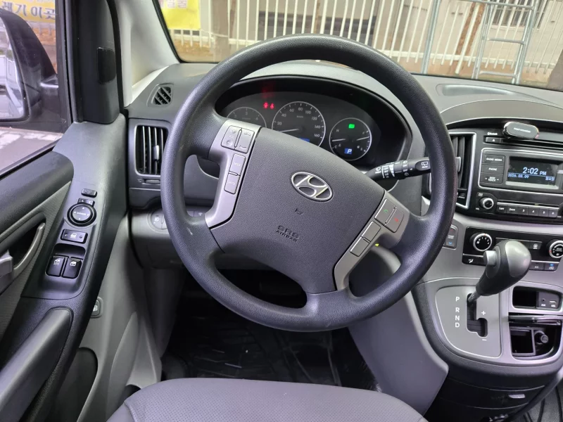 Hyundai Starex