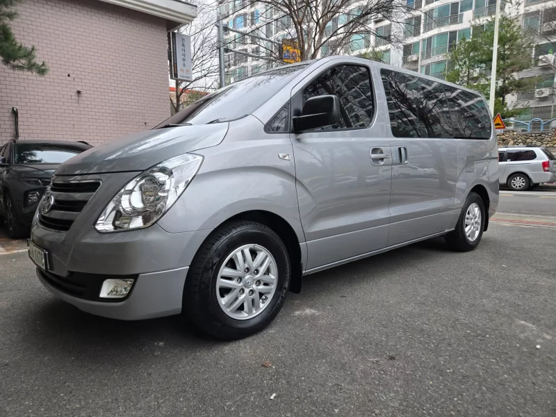 Hyundai Starex