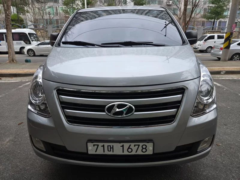 Hyundai Starex