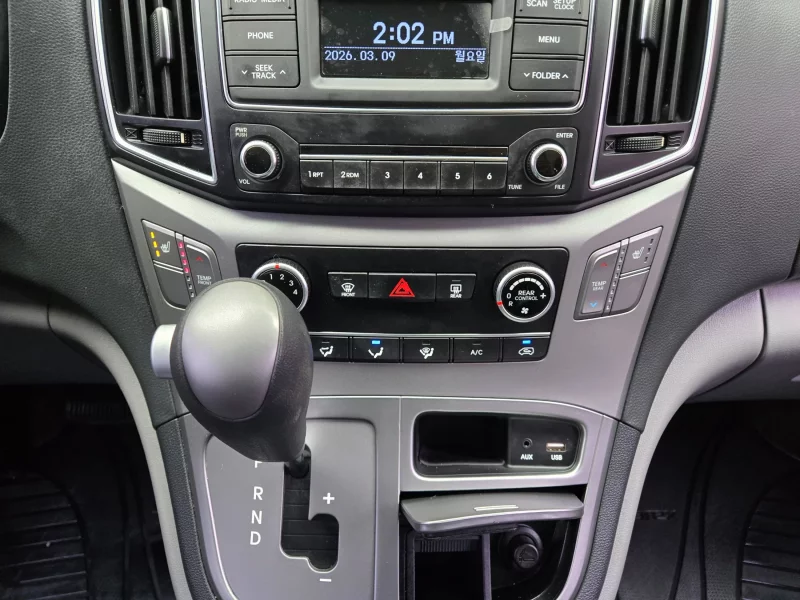 Hyundai Starex