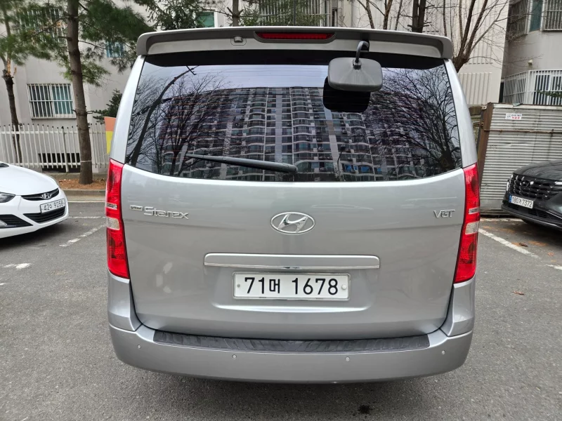 Hyundai Starex