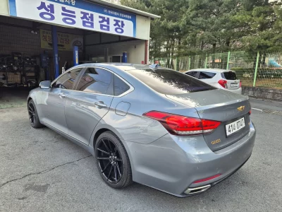 Hyundai Genesis