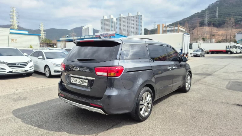 Kia Carnival