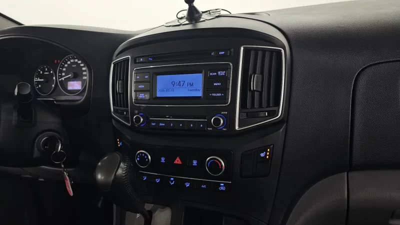 Hyundai Starex