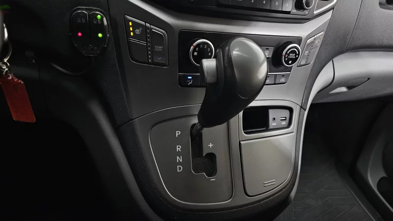 Hyundai Starex