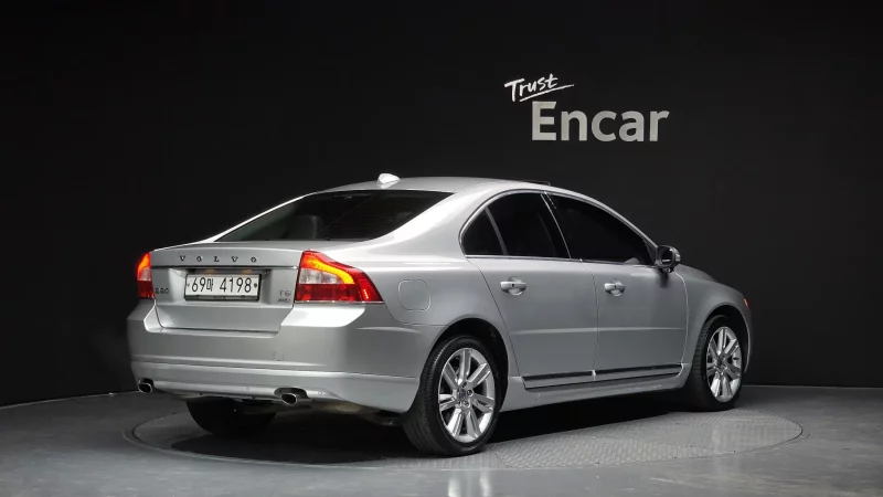 Volvo S80