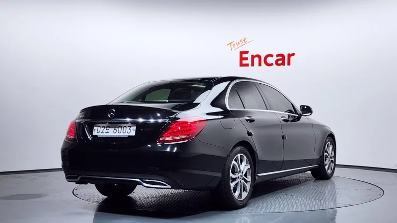 Mercedes-Benz C-Class