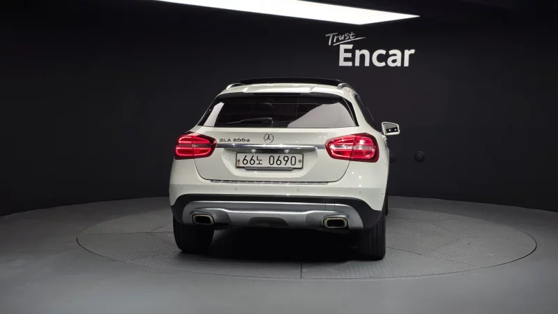 Mercedes-Benz GLA-Class