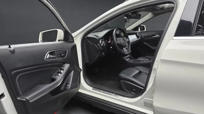 Mercedes-Benz GLA-Class